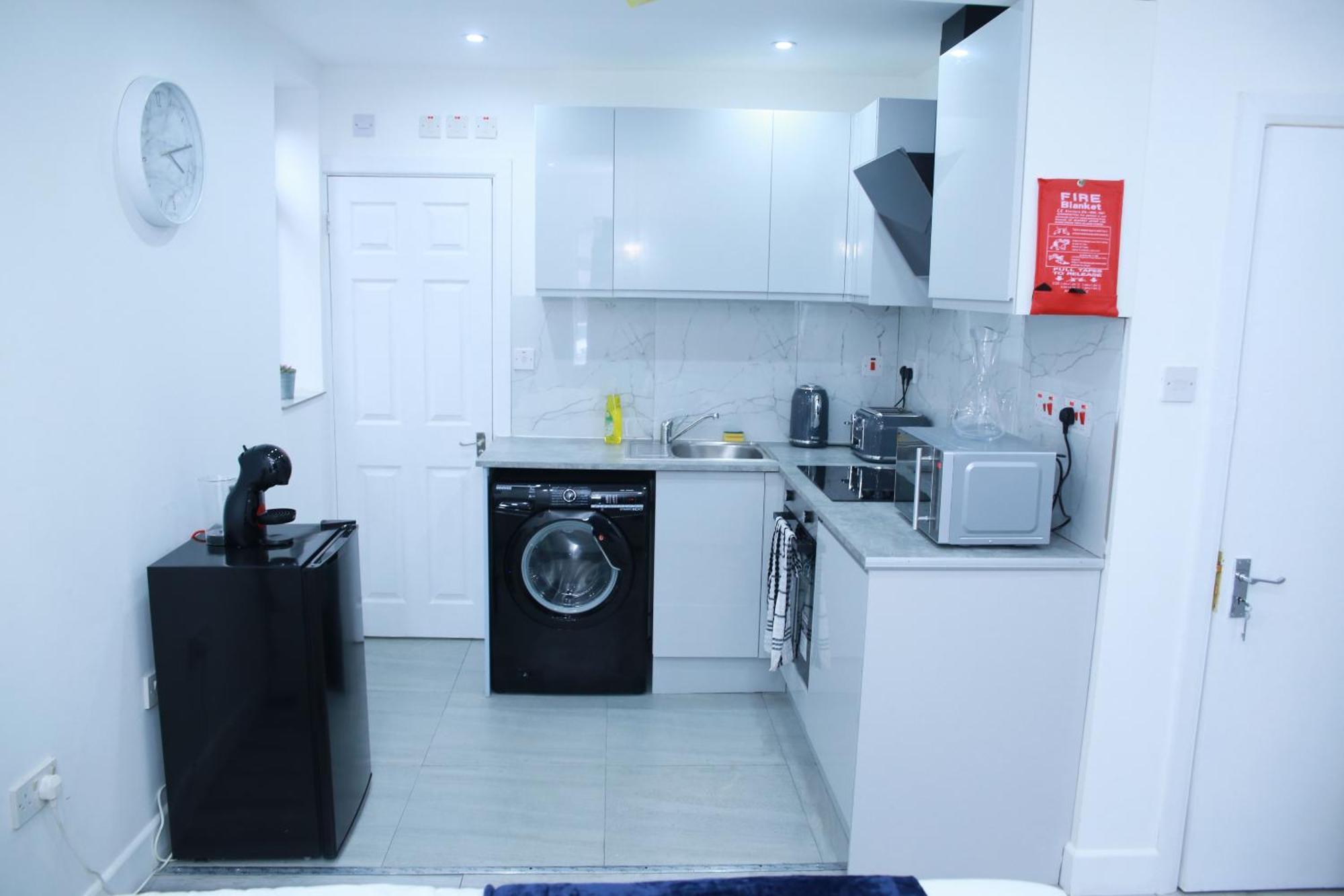 Lovely Apartment With Free Parking On Premises. Лондон Екстер'єр фото